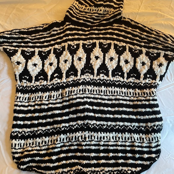 Free People Poncho - Picture 2 of 5